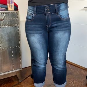 Dark wash cropped pants